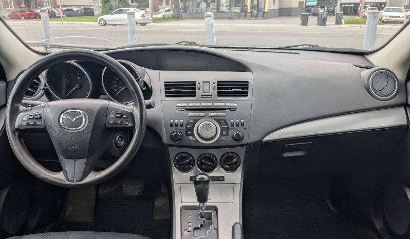 
								MAZDA 3 2012 complet									