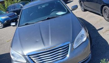 
									CHRYSLER 200 2012 complet								