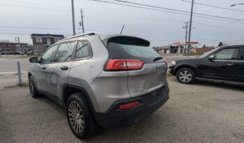 
									JEEP CHEROKEE SPORT 2015 complet								