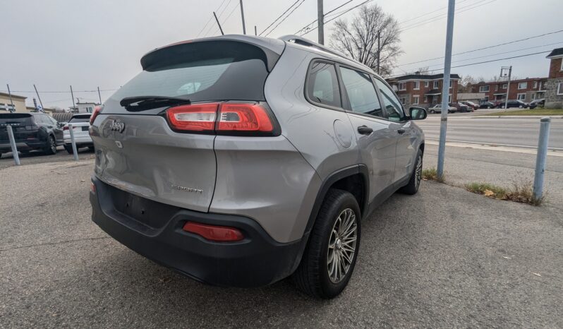 
								JEEP CHEROKEE SPORT 2015 complet									