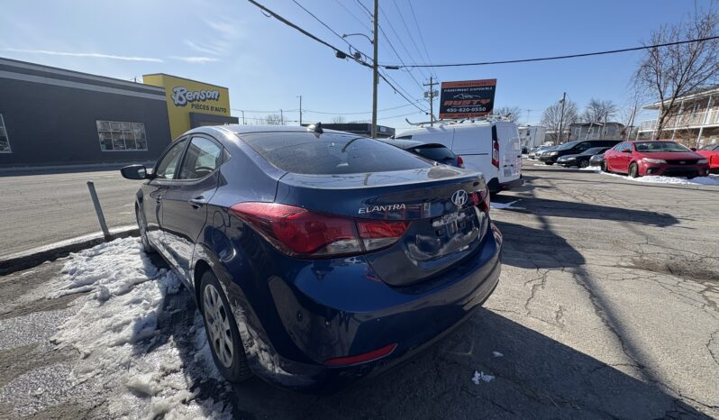
								Hyundai Elantra 2016 complet									