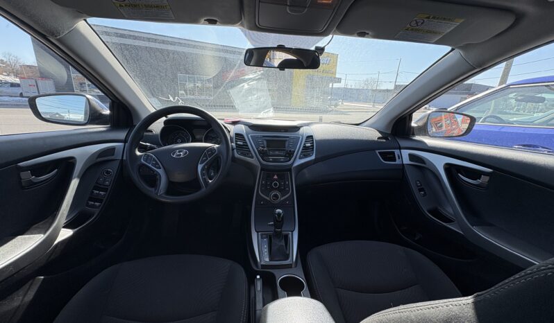 
								Hyundai Elantra 2016 complet									