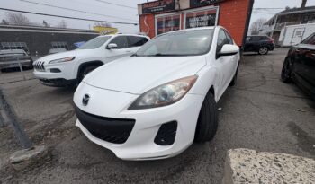 
									MAZDA 3 2012 complet								