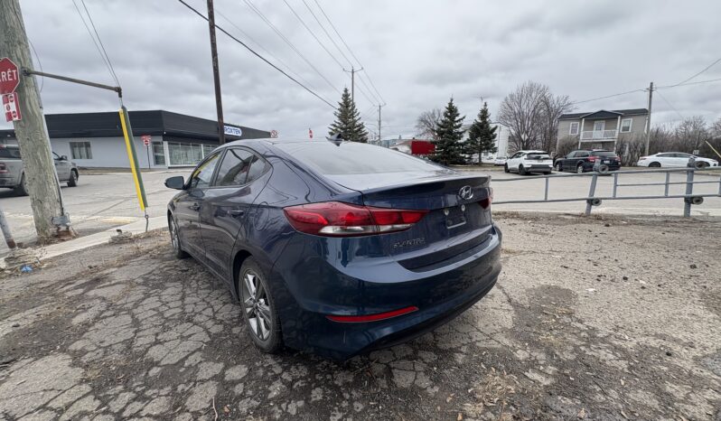 
								HYUNDAI ELANTRA 2018 complet									