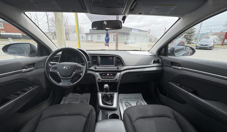 
								HYUNDAI ELANTRA 2018 complet									