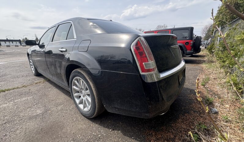 
								Chrysler 300 2014 complet									