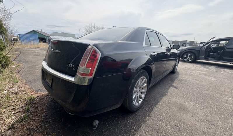
								Chrysler 300 2014 complet									