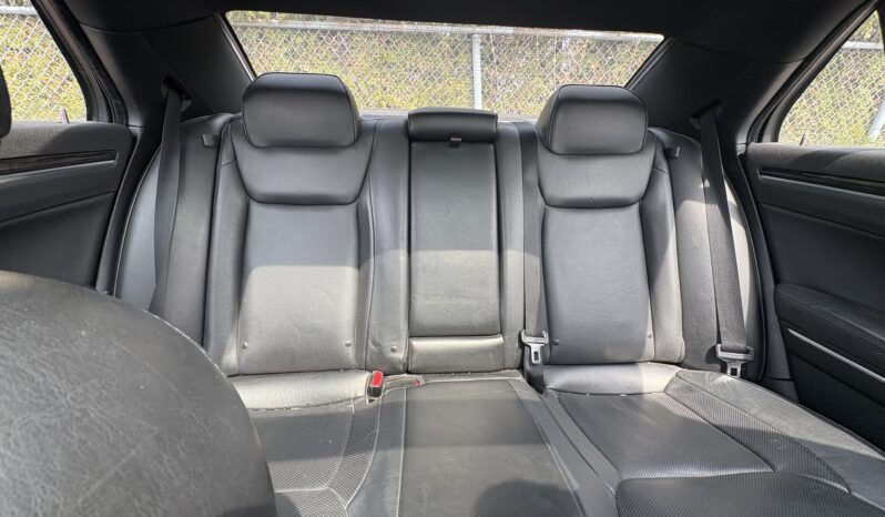 
								Chrysler 300 2014 complet									